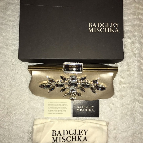 Badgley Mischka Jeweled Snap Clutch Ivory - Picture 4 of 11